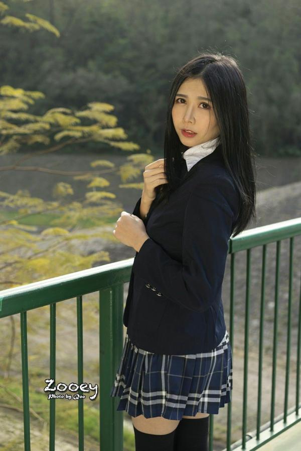    台湾正妹Zooey清新户外街拍写真，三套精美穿搭展现迷人气质，为你解锁更多治愈系瞬间[62P]第62张图片