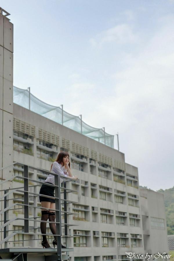    台湾正妹蔡译心、林茉晶OL街拍合辑：职场制服与修长美腿的时尚职场写真集第20张图片