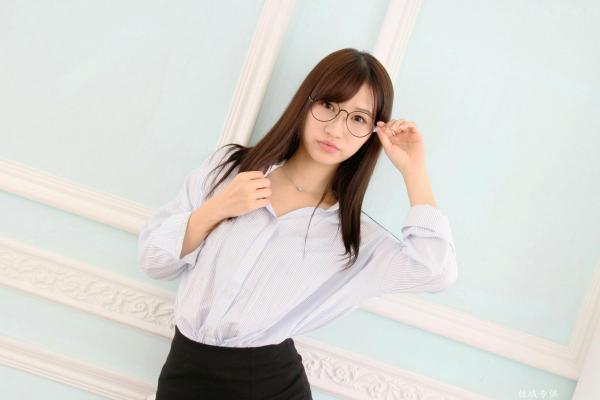    台湾正妹小筑兒《55棚拍》高跟OL职业装私房写真集，利落干练尽显职场气质，极品美腿演绎清纯与诱惑第22张图片