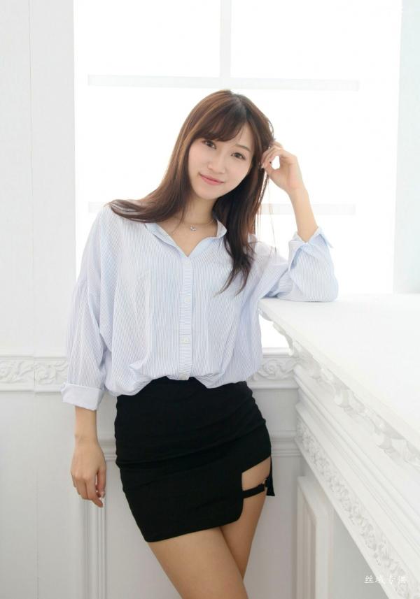    台湾正妹小筑兒《55棚拍》高跟OL职业装私房写真集，利落干练尽显职场气质，极品美腿演绎清纯与诱惑第33张图片