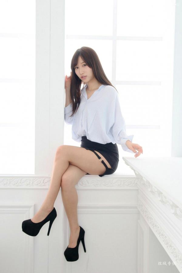    台湾正妹小筑兒《55棚拍》高跟OL职业装私房写真集，利落干练尽显职场气质，极品美腿演绎清纯与诱惑第40张图片