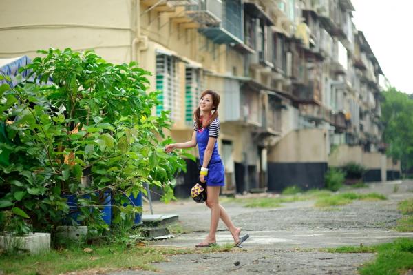    台湾正妹组合果子、小品、兔兔《国光社区外拍》第II部，清新甜美街拍写真，展现邻家青春活力第21张图片