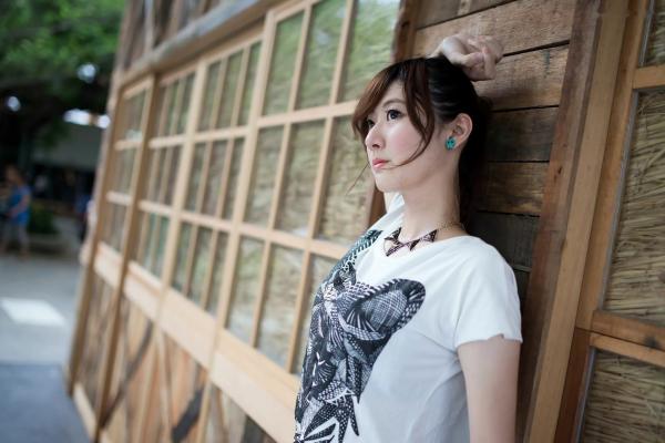    台湾模特林茉晶Queena清纯甜美私房写真，公园清新街拍、气质女神外拍套图第18张图片