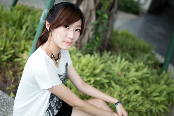    台湾模特林茉晶Queena清纯甜美私房写真，公园清新街拍、气质女神外拍套图第31张图片