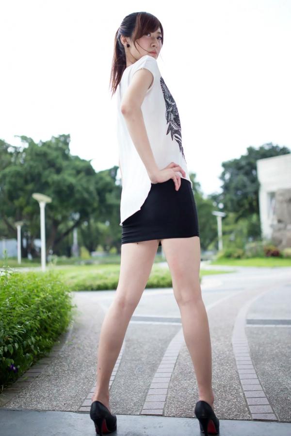    台湾模特林茉晶Queena清纯甜美私房写真，公园清新街拍、气质女神外拍套图第35张图片