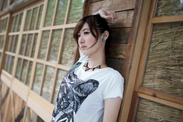    台湾模特林茉晶Queena清纯甜美私房写真，公园清新街拍、气质女神外拍套图第37张图片