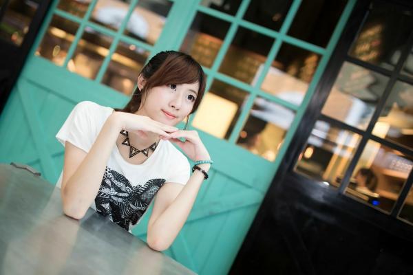    台湾模特林茉晶Queena清纯甜美私房写真，公园清新街拍、气质女神外拍套图第40张图片