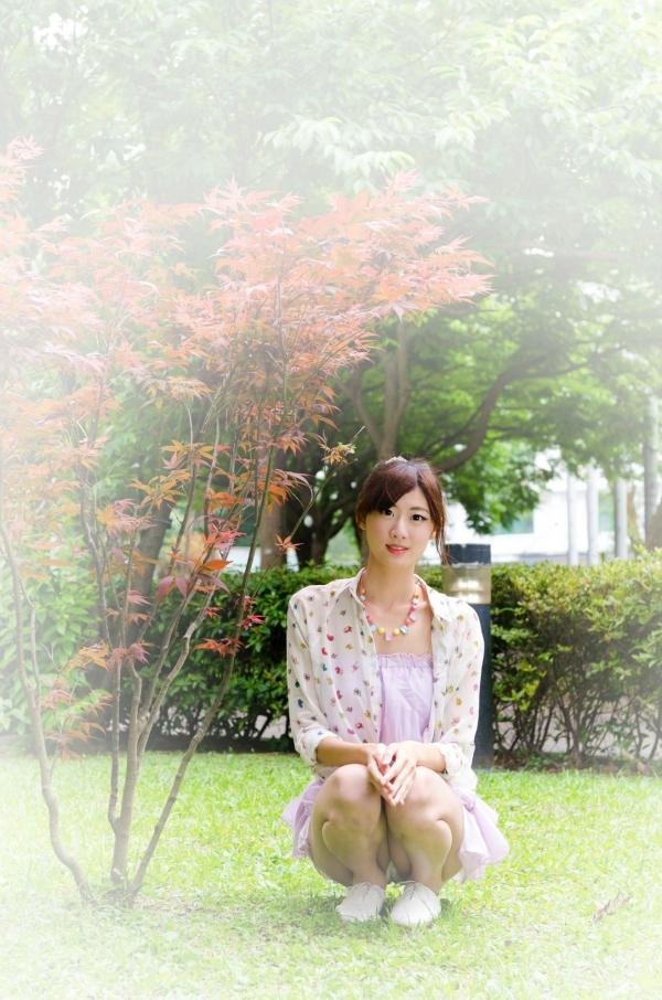   台湾模特林茉晶Queena清纯甜美私房写真，公园清新街拍、气质女神外拍套图第44张图片