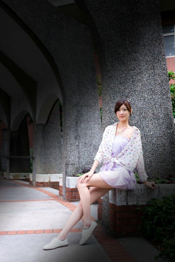    台湾模特林茉晶Queena清纯甜美私房写真，公园清新街拍、气质女神外拍套图第53张图片