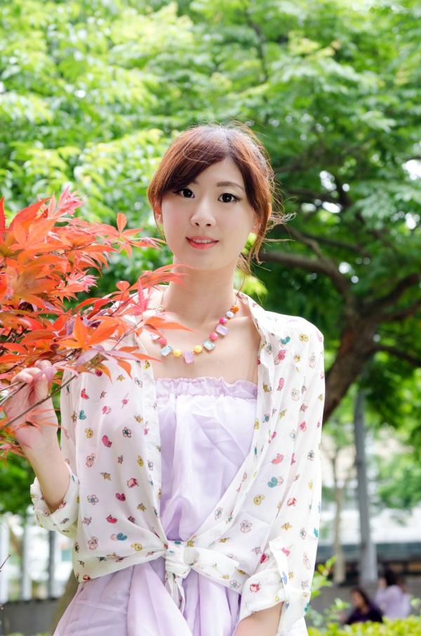    台湾模特林茉晶Queena清纯甜美私房写真，公园清新街拍、气质女神外拍套图第54张图片