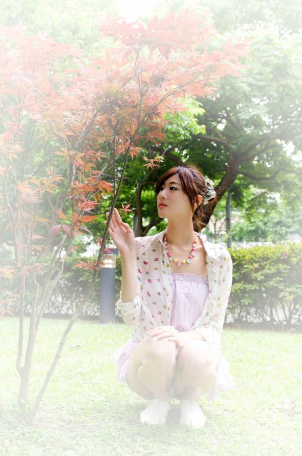    台湾模特林茉晶Queena清纯甜美私房写真，公园清新街拍、气质女神外拍套图第55张图片