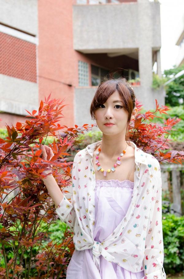   台湾模特林茉晶Queena清纯甜美私房写真，公园清新街拍、气质女神外拍套图第57张图片
