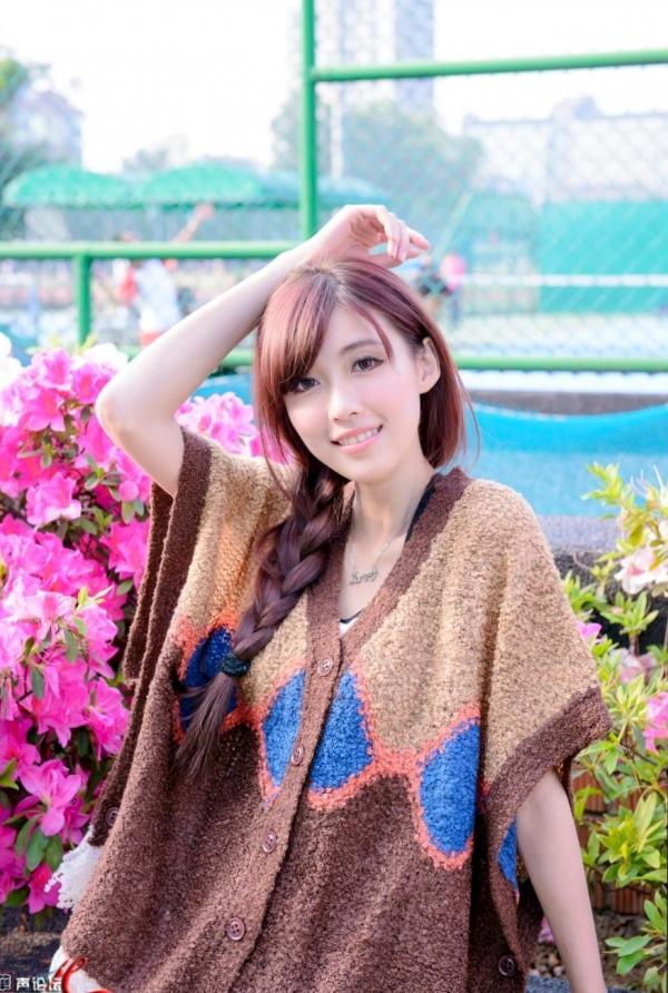    台湾正妹金允乔Kila晶晶《校园美拍》第2波：清新学姐户外校园风针织暖阳写真第16张图片