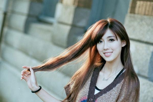    台湾正妹金允乔Kila晶晶《校园美拍》第2波：清新学姐户外校园风针织暖阳写真第18张图片
