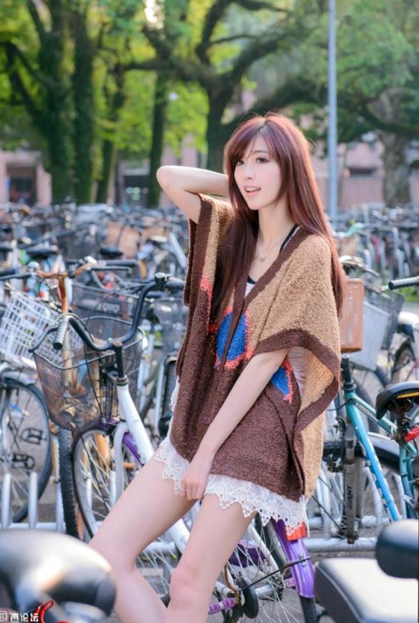    台湾正妹金允乔Kila晶晶《校园美拍》第2波：清新学姐户外校园风针织暖阳写真第25张图片