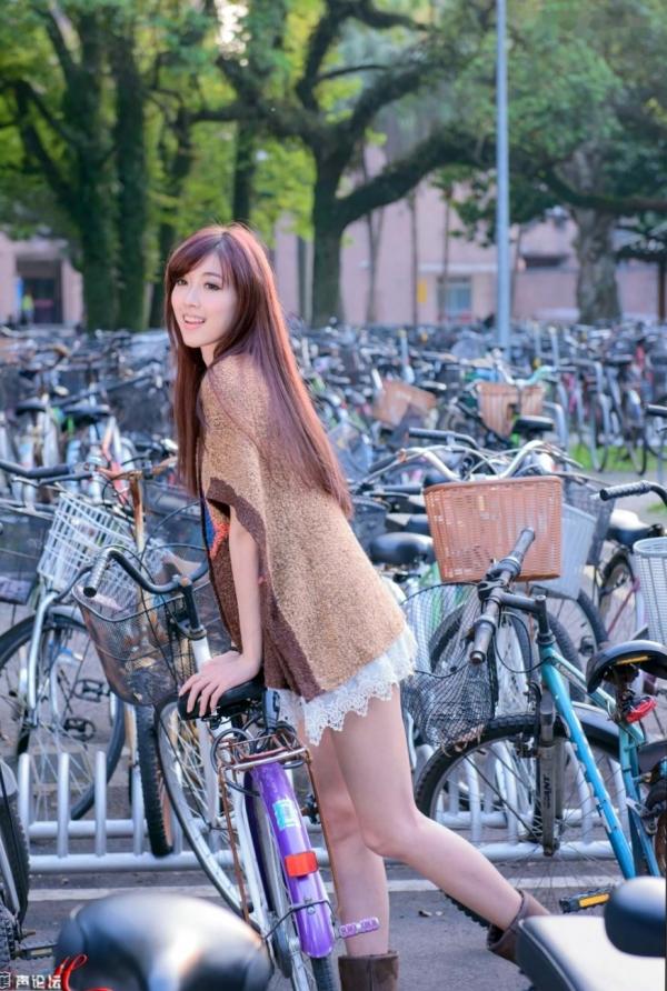    台湾正妹金允乔Kila晶晶《校园美拍》第2波：清新学姐户外校园风针织暖阳写真第26张图片