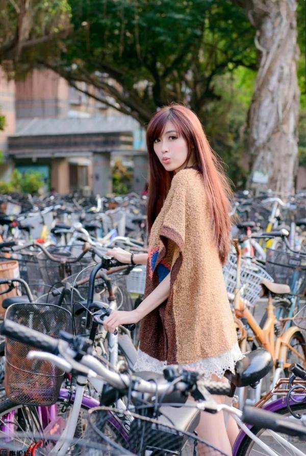    台湾正妹金允乔Kila晶晶《校园美拍》第2波：清新学姐户外校园风针织暖阳写真第28张图片