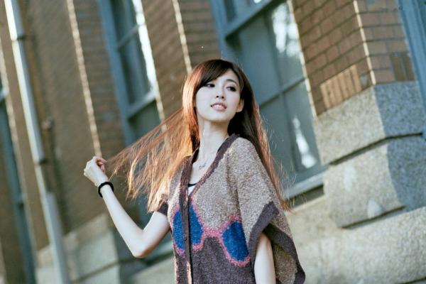    台湾正妹金允乔Kila晶晶《校园美拍》第2波：清新学姐户外校园风针织暖阳写真第35张图片