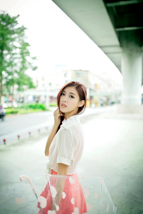    台湾正妹金允乔Kila晶晶《環南公寓街拍》甜美户外写真，清纯少女治愈风，高颜值长腿少女日常穿搭摄影第38张图片