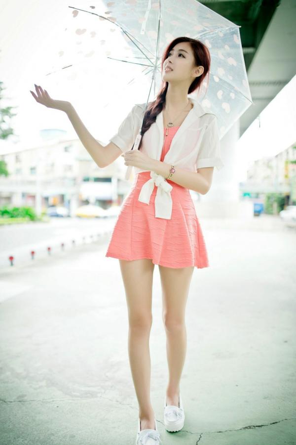    台湾正妹金允乔Kila晶晶《環南公寓街拍》甜美户外写真，清纯少女治愈风，高颜值长腿少女日常穿搭摄影第39张图片