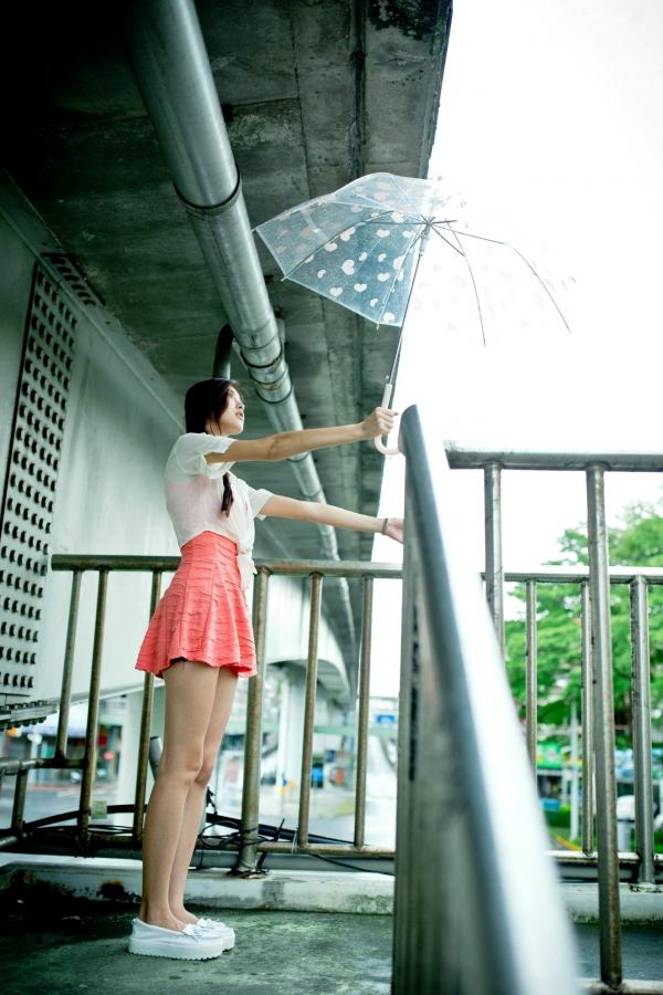    台湾正妹金允乔Kila晶晶《環南公寓街拍》甜美户外写真，清纯少女治愈风，高颜值长腿少女日常穿搭摄影第55张图片