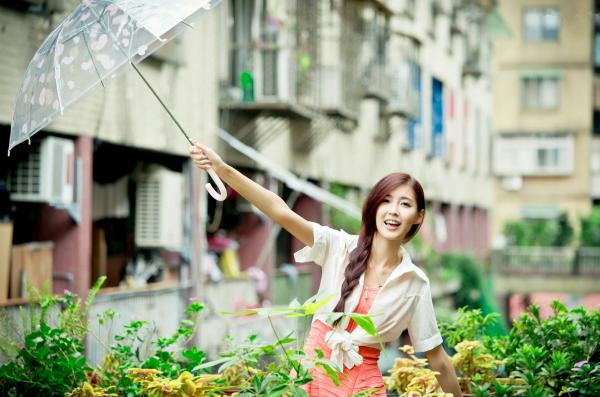    台湾正妹金允乔Kila晶晶《環南公寓街拍》甜美户外写真，清纯少女治愈风，高颜值长腿少女日常穿搭摄影第73张图片