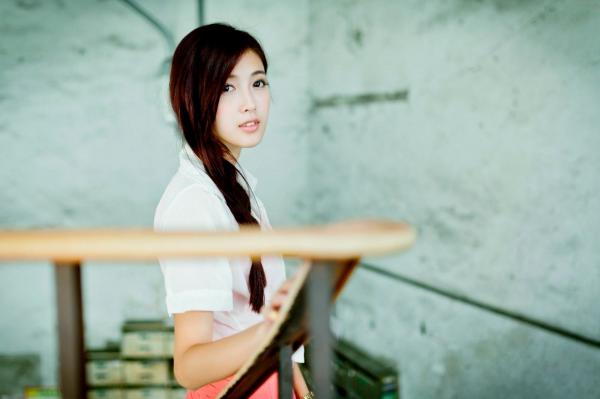    台湾正妹金允乔Kila晶晶《環南公寓街拍》甜美户外写真，清纯少女治愈风，高颜值长腿少女日常穿搭摄影第93张图片