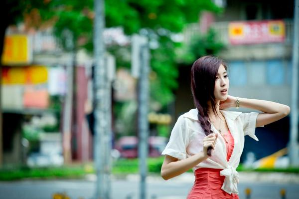    台湾正妹金允乔Kila晶晶《環南公寓街拍》甜美户外写真，清纯少女治愈风，高颜值长腿少女日常穿搭摄影第99张图片