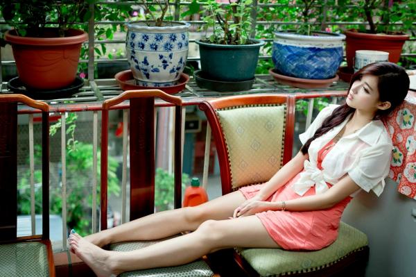    台湾正妹金允乔Kila晶晶《環南公寓街拍》甜美户外写真，清纯少女治愈风，高颜值长腿少女日常穿搭摄影第105张图片