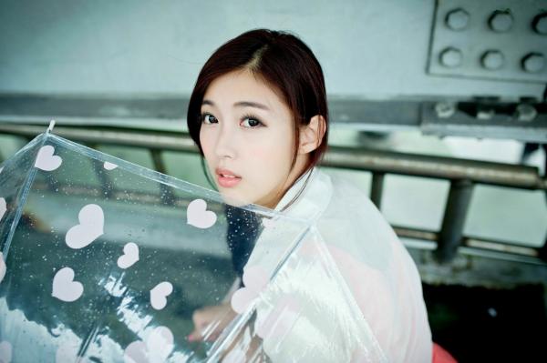    台湾正妹金允乔Kila晶晶《環南公寓街拍》甜美户外写真，清纯少女治愈风，高颜值长腿少女日常穿搭摄影第124张图片