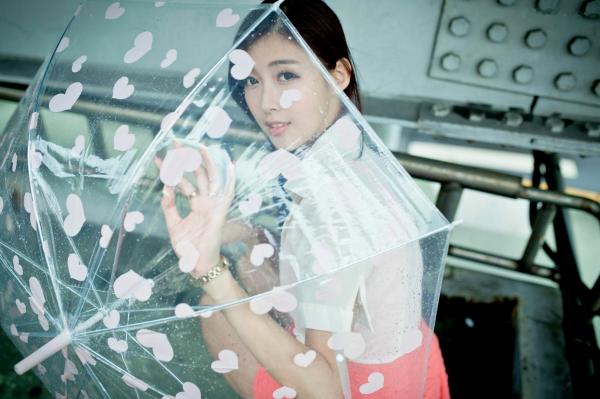    台湾正妹金允乔Kila晶晶《環南公寓街拍》甜美户外写真，清纯少女治愈风，高颜值长腿少女日常穿搭摄影第126张图片