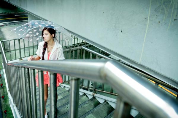    台湾正妹金允乔Kila晶晶《環南公寓街拍》甜美户外写真，清纯少女治愈风，高颜值长腿少女日常穿搭摄影第132张图片