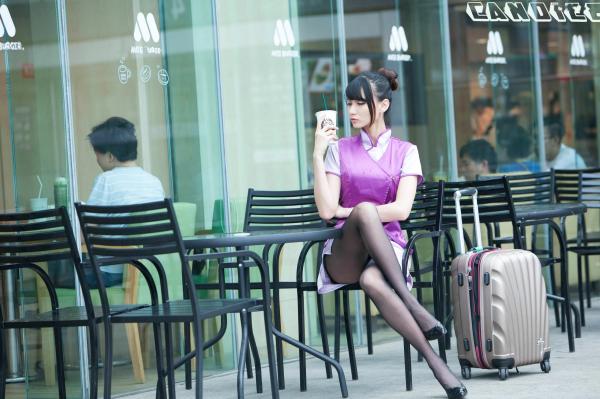    台湾正妹蔡译心Candice空姐角色扮演街拍写真，精致制服诱惑搭配黑丝美腿[41P]第9张图片