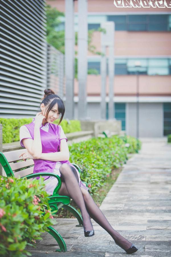    台湾正妹蔡译心Candice空姐角色扮演街拍写真，精致制服诱惑搭配黑丝美腿[41P]第25张图片