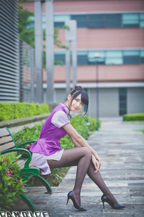    台湾正妹蔡译心Candice空姐角色扮演街拍写真，精致制服诱惑搭配黑丝美腿[41P]第26张图片