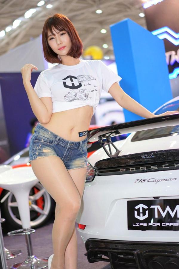    台湾正妹：2018台北国际汽车零配件展车模合集，现场高清性感制服诱惑，气质女神倾情展示第38张图片