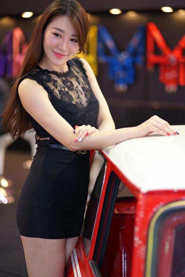    台湾正妹：2018台北国际汽车零配件展车模合集，现场高清性感制服诱惑，气质女神倾情展示第63张图片