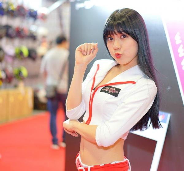    台湾正妹：2018台北国际汽车零配件展车模合集，现场高清性感制服诱惑，气质女神倾情展示第78张图片