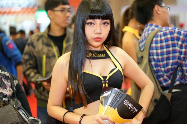    台湾正妹：2018台北国际汽车零配件展车模合集，现场高清性感制服诱惑，气质女神倾情展示第114张图片