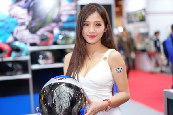    台湾正妹：2018台北国际汽车零配件展车模合集，现场高清性感制服诱惑，气质女神倾情展示第118张图片