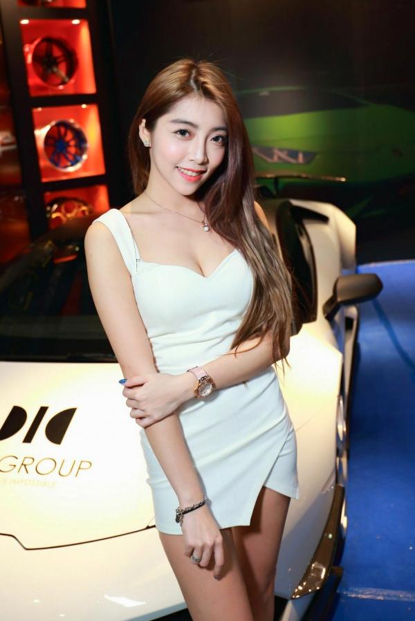    台湾正妹：2018台北国际汽车零配件展车模合集，现场高清性感制服诱惑，气质女神倾情展示第138张图片