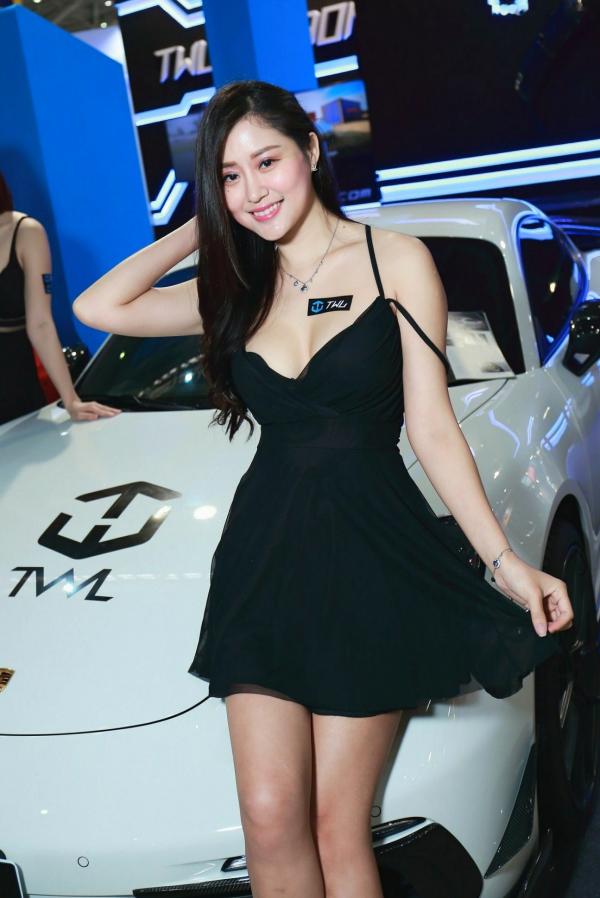    台湾正妹：2018台北国际汽车零配件展车模合集，现场高清性感制服诱惑，气质女神倾情展示第145张图片