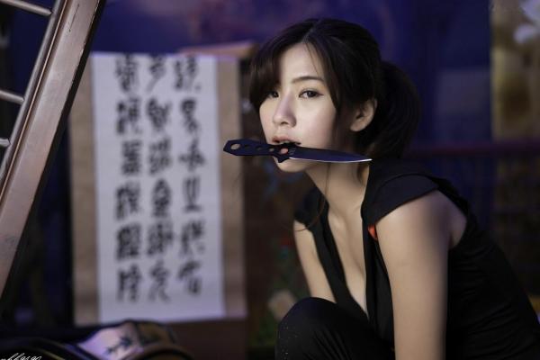    台湾正妹苏托托写真集：飒爽琴棚女侠与干练黑丝OL双风格，古风武侠与职场制服诱惑第14张图片