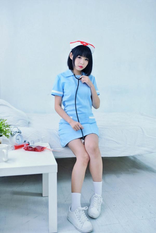    台湾正妹海琳《护士与女仆》角色扮演写真集，清纯唯美制服诱惑，治愈系萌系少女居家私房照第1张图片