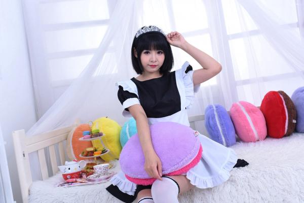    台湾正妹海琳《护士与女仆》角色扮演写真集，清纯唯美制服诱惑，治愈系萌系少女居家私房照第14张图片