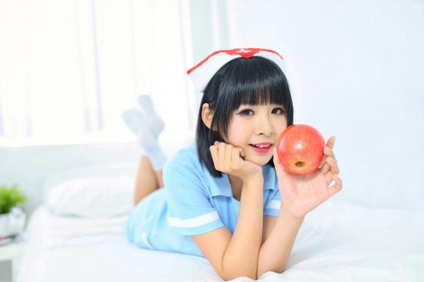    台湾正妹海琳《护士与女仆》角色扮演写真集，清纯唯美制服诱惑，治愈系萌系少女居家私房照第23张图片