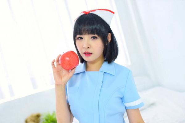    台湾正妹海琳《护士与女仆》角色扮演写真集，清纯唯美制服诱惑，治愈系萌系少女居家私房照第26张图片