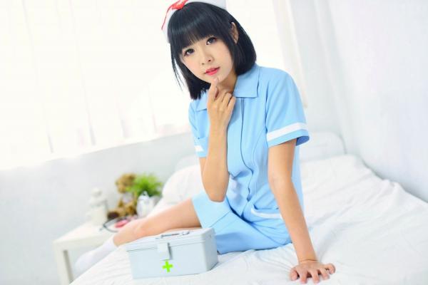    台湾正妹海琳《护士与女仆》角色扮演写真集，清纯唯美制服诱惑，治愈系萌系少女居家私房照第27张图片