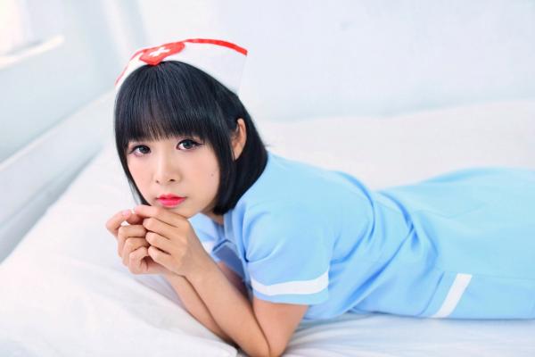    台湾正妹海琳《护士与女仆》角色扮演写真集，清纯唯美制服诱惑，治愈系萌系少女居家私房照第32张图片