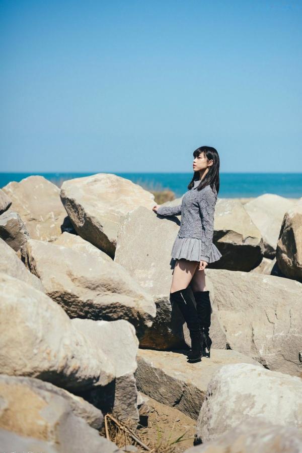    台湾正妹Rhonda林口户外写真，灰色百褶裙长靴冷艳气质，工业风废墟外拍视觉盛宴第28张图片